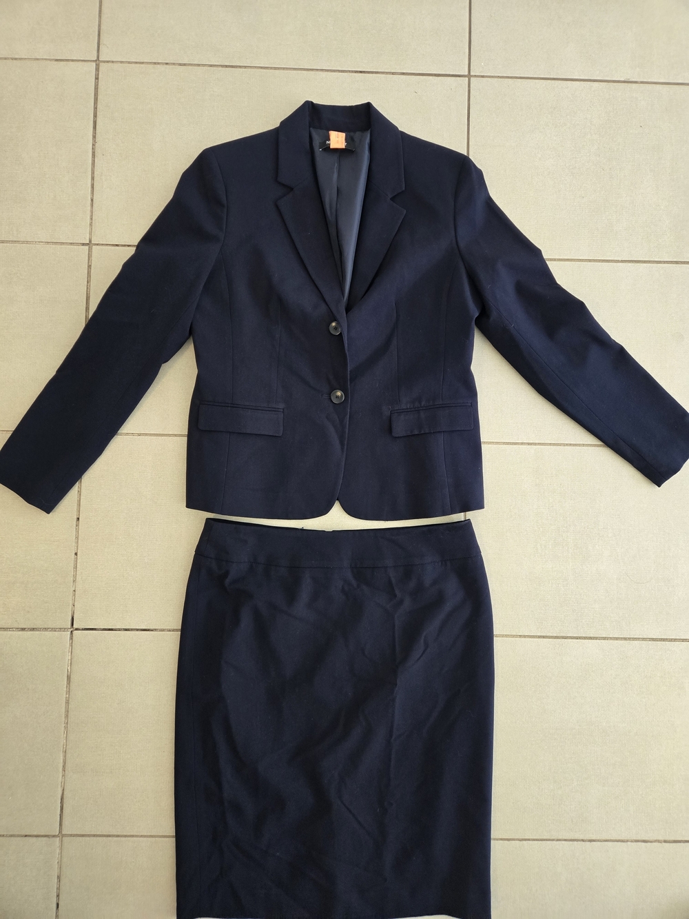NINE WEST NAVY BLUE POLYESTER BLEND SUIT - Skirt & Blazer - SIZE 8 - Picture 5 of 13